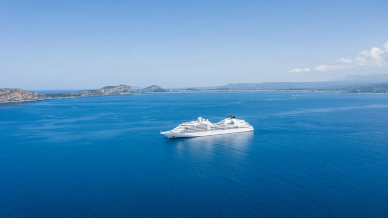 Navă de croaziere în Mediterana